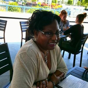 Meet your Posher, Alexis